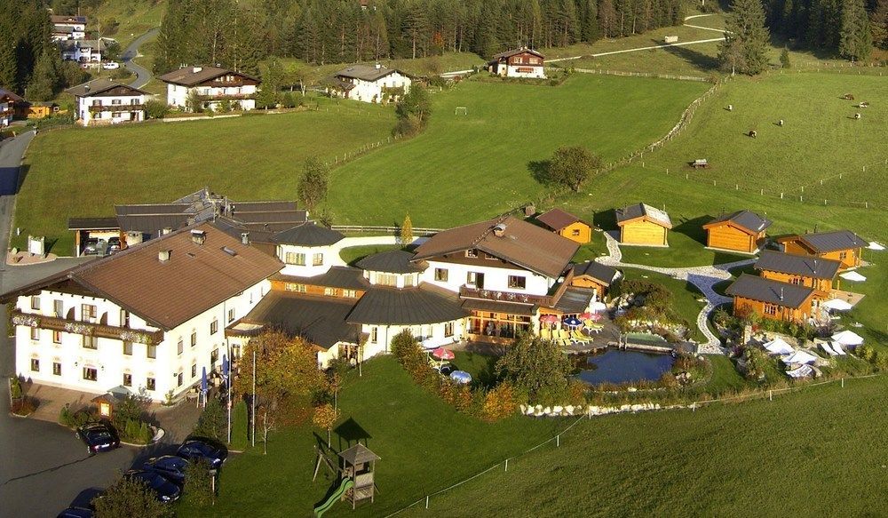 Hotel Vitaloase Zu Den Drei Bruedern Unken Exteriör bild